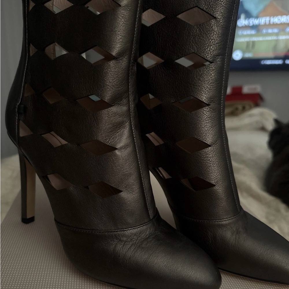 Sarah Jessica Parker Size 38 Linda
Woman Leather Cutout Boot Heels